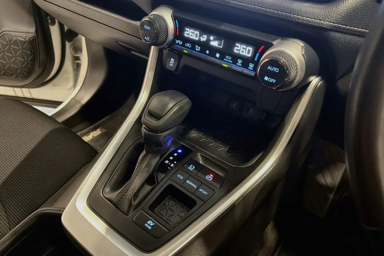 2022 Toyota RAV4 Gallery Image 18