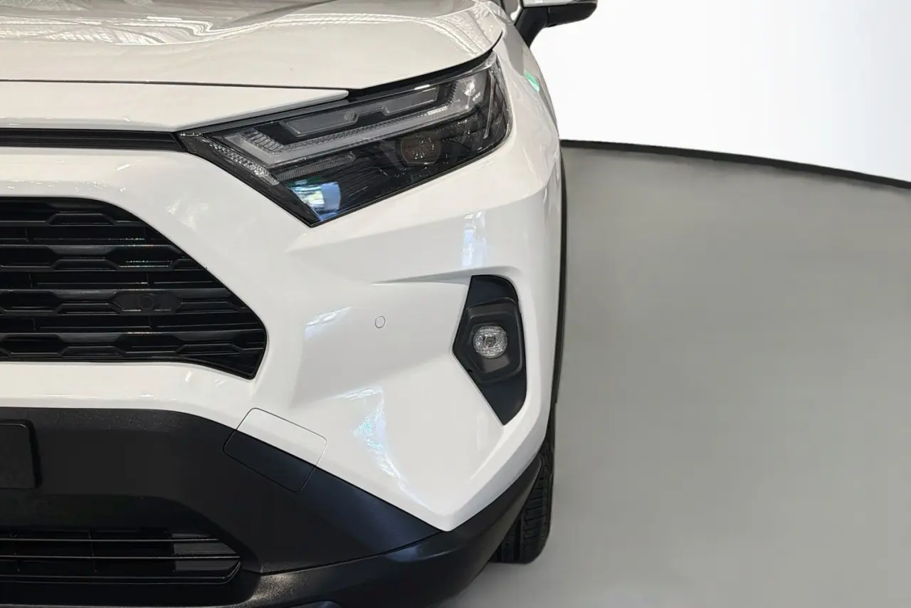 2022 Toyota RAV4 Gallery Image 3