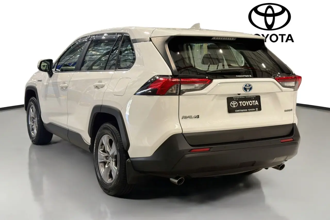 2022 Toyota RAV4 Gallery Image 6
