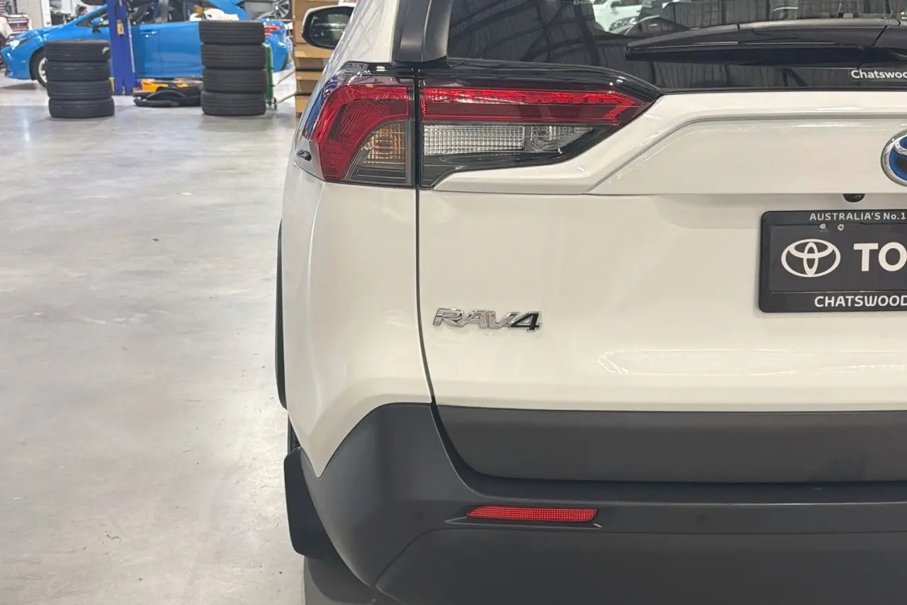 2022 Toyota RAV4 Gallery Image 8