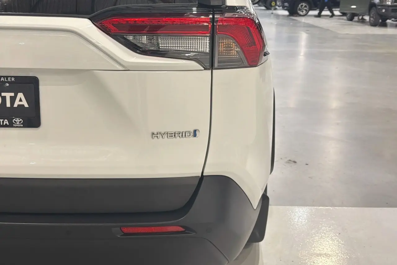 2022 Toyota RAV4 Gallery Image 9