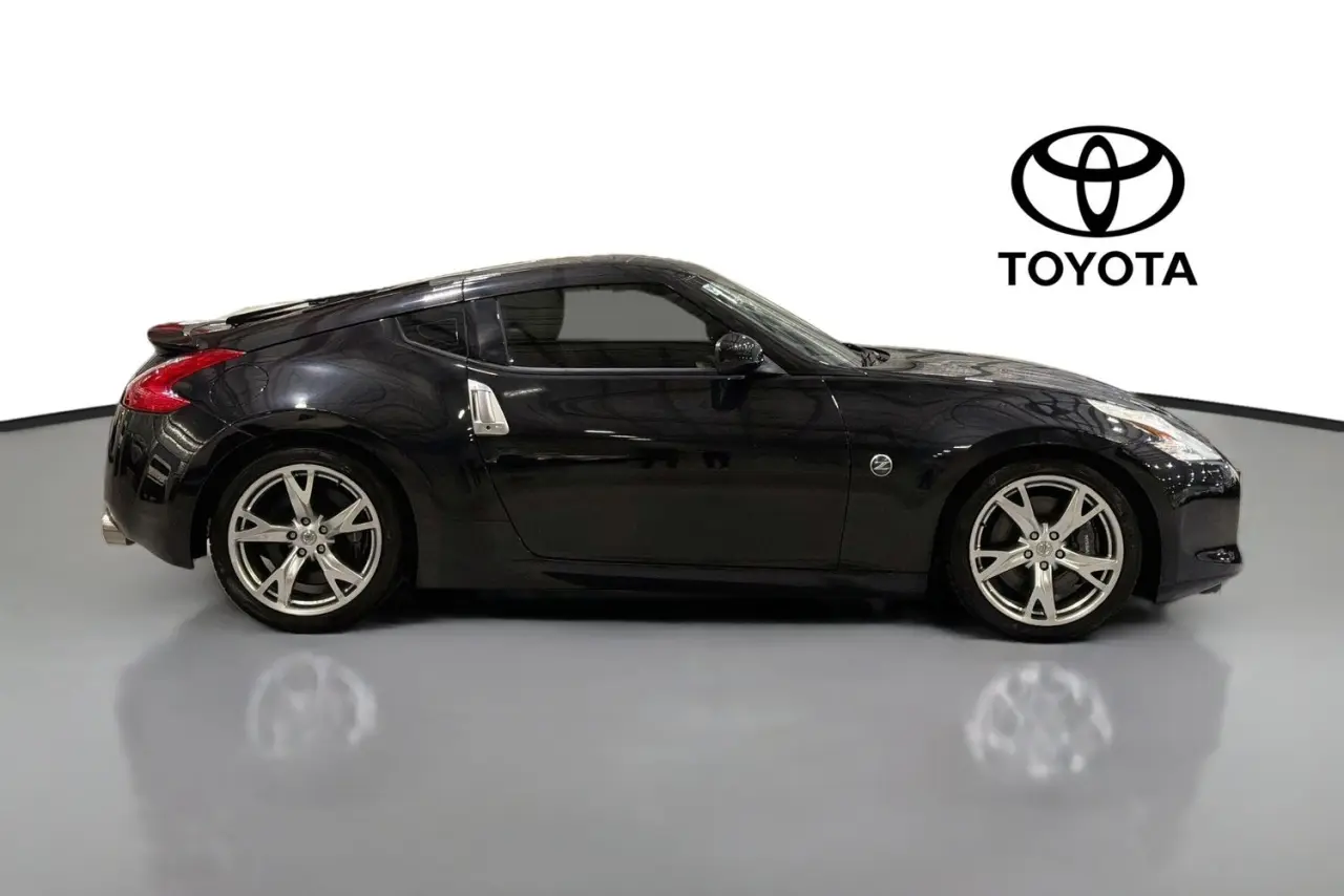 2012 Nissan 370Z Gallery Image 11