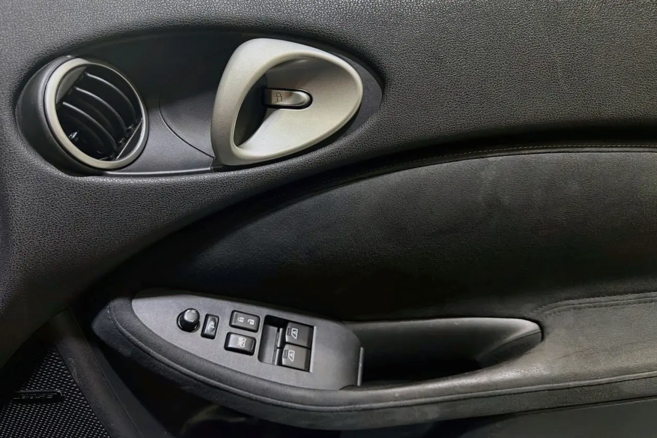 2012 Nissan 370Z Gallery Image 24