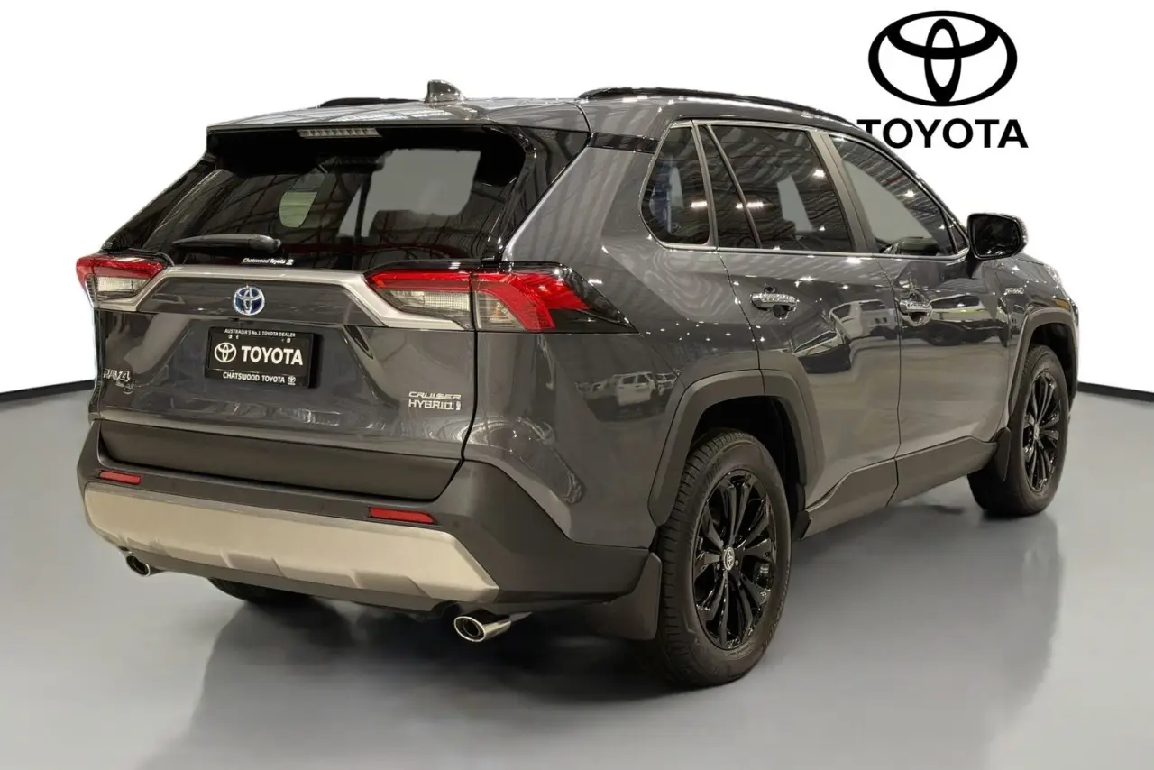 2024 Toyota RAV4 Gallery Image 10