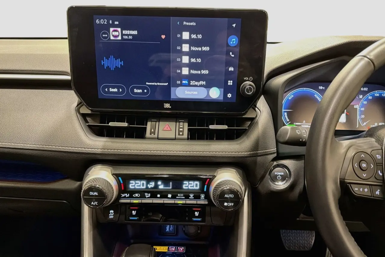 2024 Toyota RAV4 Gallery Image 15