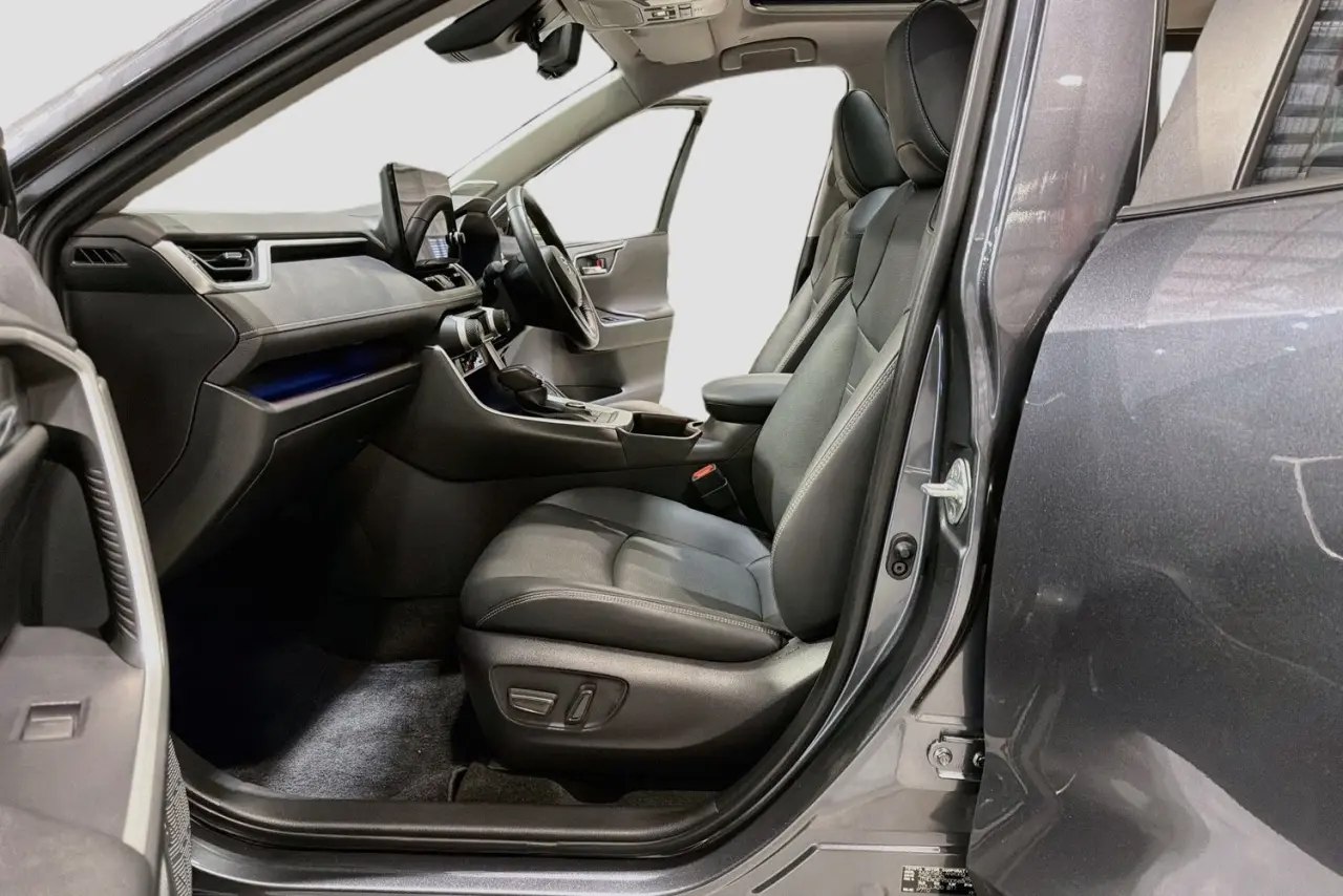 2024 Toyota RAV4 Gallery Image 25
