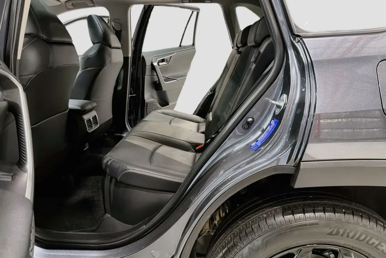 2024 Toyota RAV4 Gallery Image 26