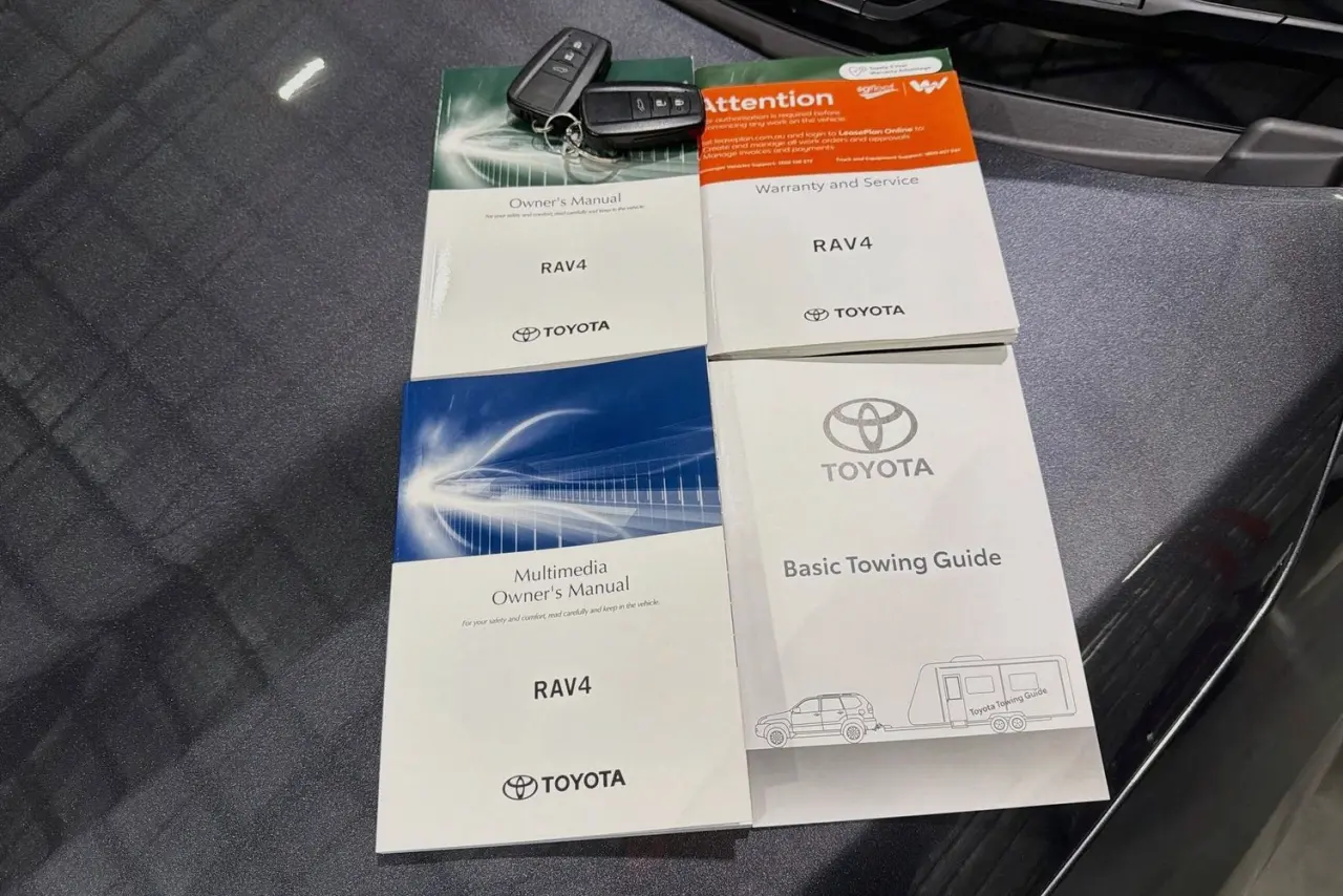 2024 Toyota RAV4 Gallery Image 31
