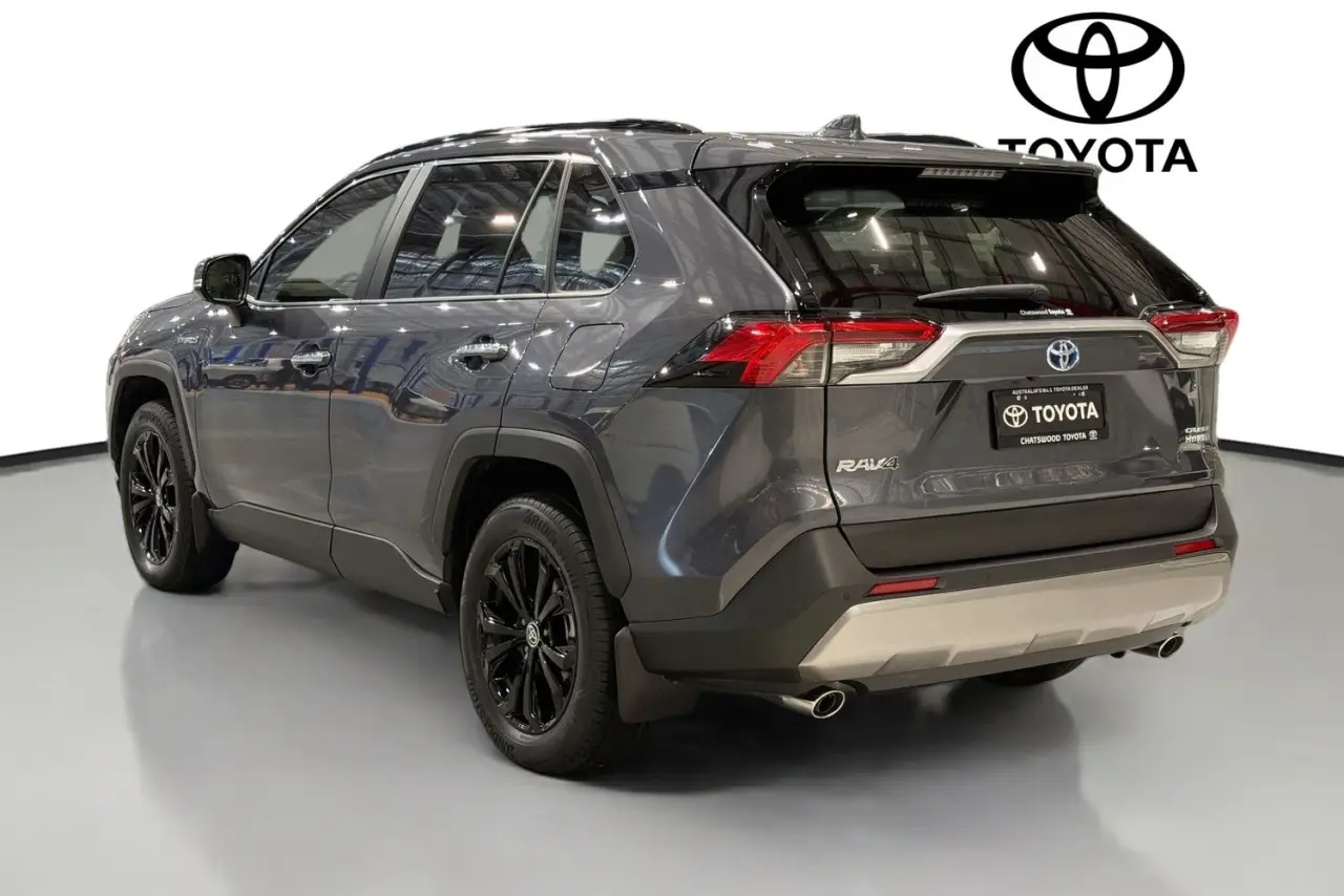2024 Toyota RAV4 Gallery Image 6