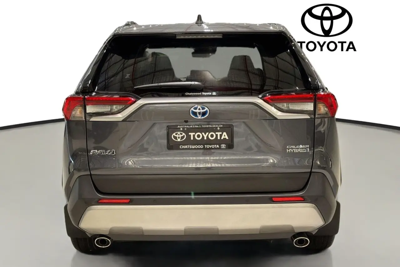 2024 Toyota RAV4 Gallery Image 7