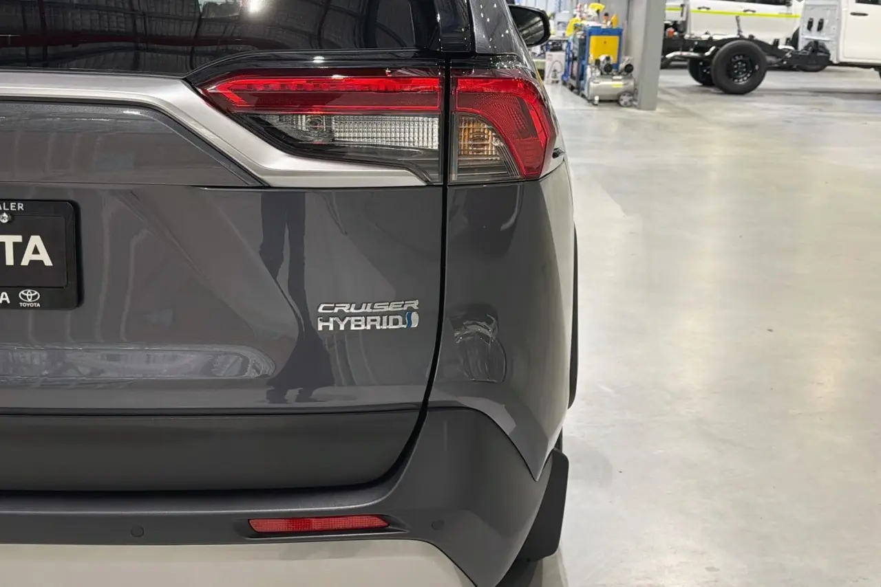 2024 Toyota RAV4 Gallery Image 9