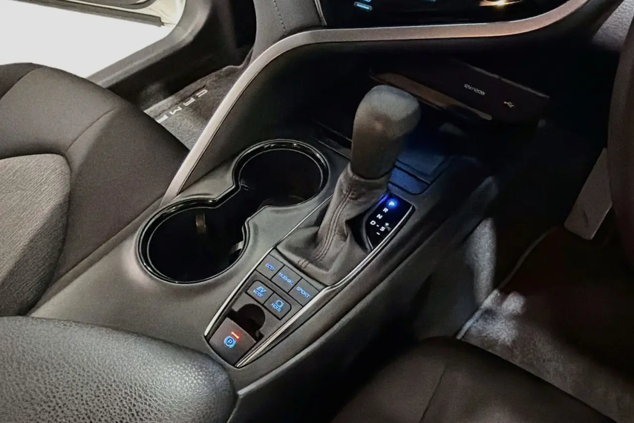 2024 Toyota Camry Gallery Image 18
