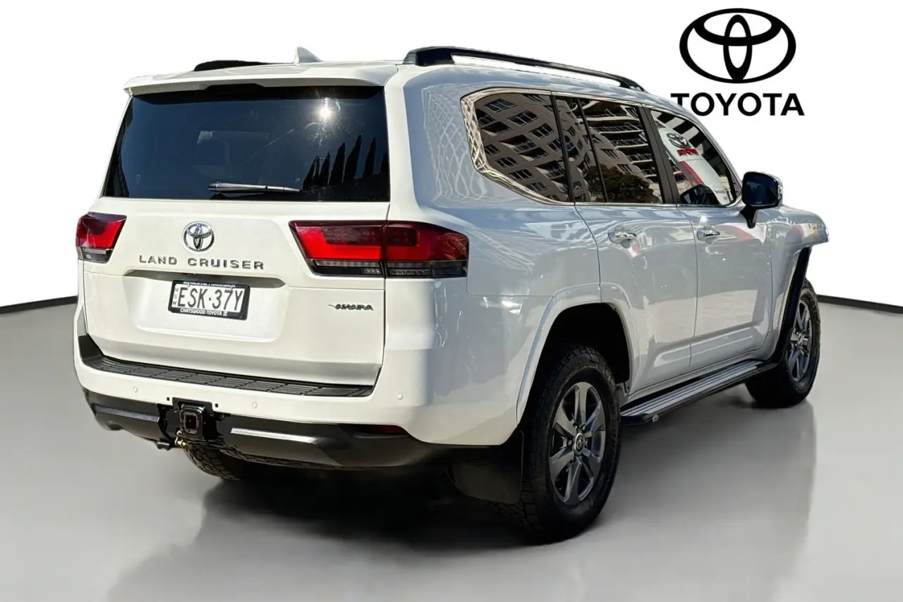 2022 Toyota Landcruiser Gallery Image 10