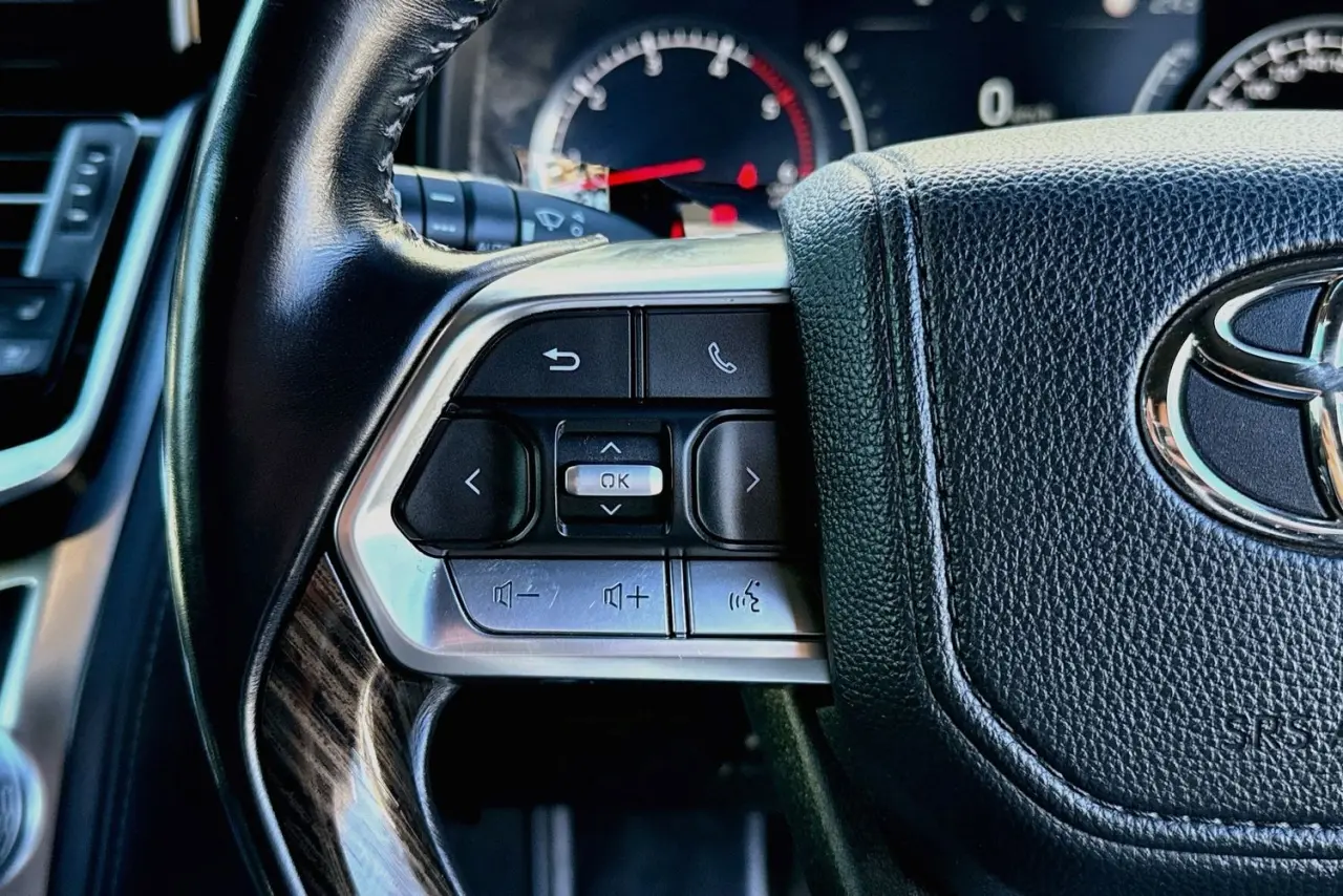 2022 Toyota Landcruiser Gallery Image 19