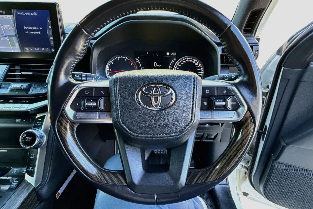 2022 Toyota Landcruiser Gallery Image 21