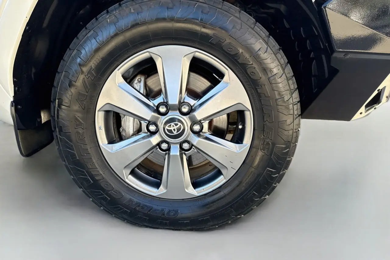 2022 Toyota Landcruiser Gallery Image 28