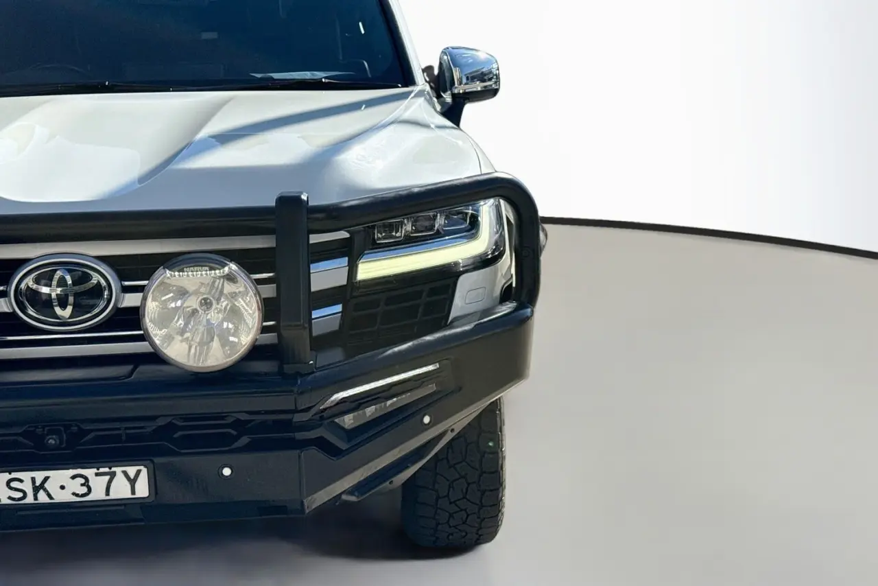 2022 Toyota Landcruiser Gallery Image 3