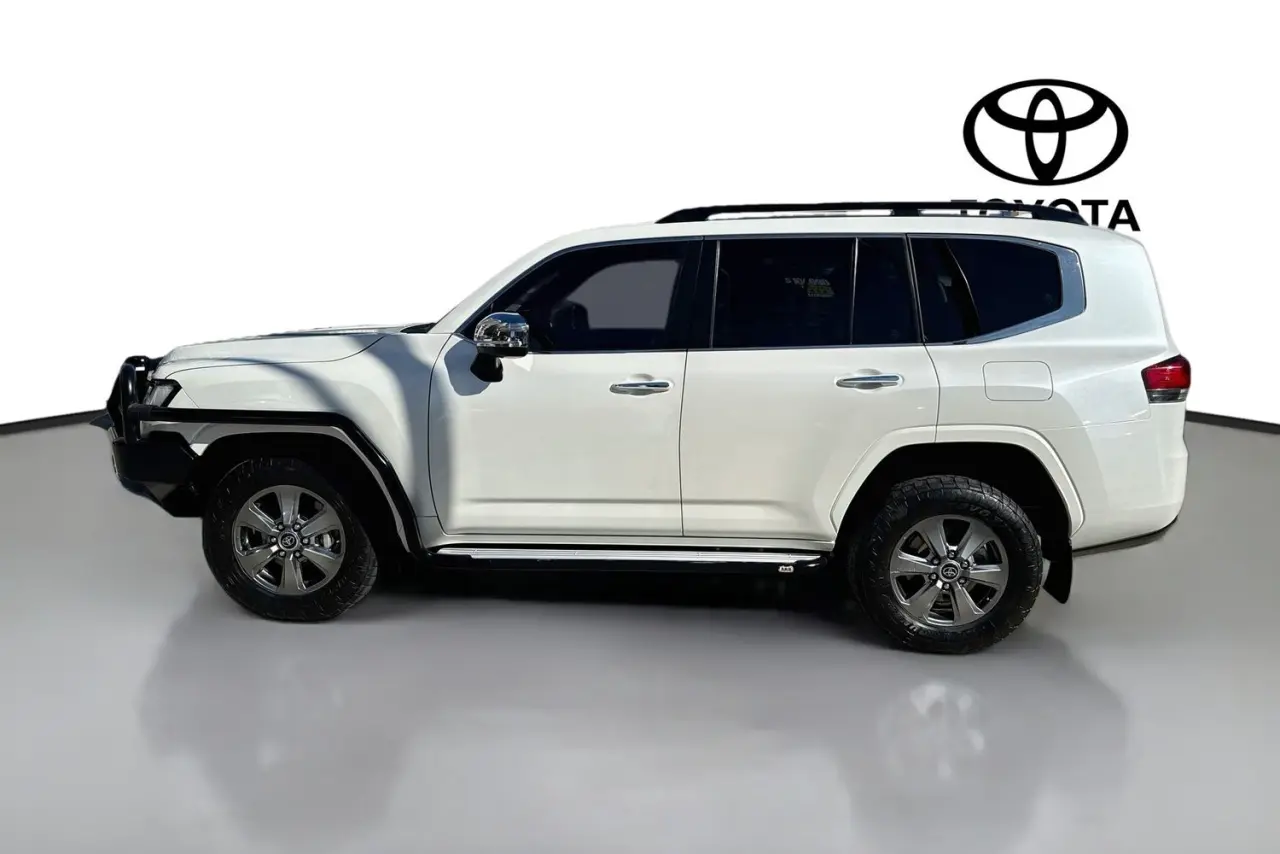 2022 Toyota Landcruiser Gallery Image 5