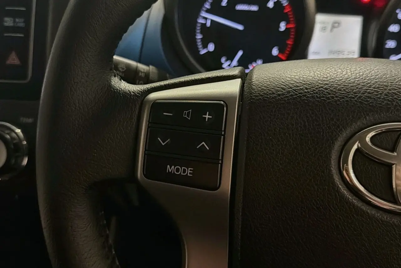 2017 Toyota Landcruiser Prado Gallery Image 19