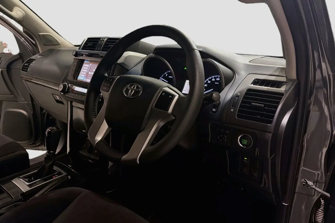 2017 Toyota Landcruiser Prado Gallery Image 23