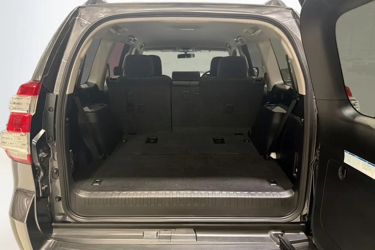 2017 Toyota Landcruiser Prado Gallery Image 27