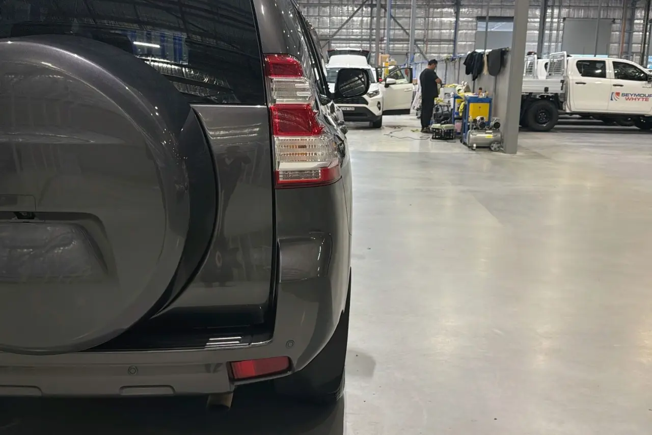 2017 Toyota Landcruiser Prado Gallery Image 9