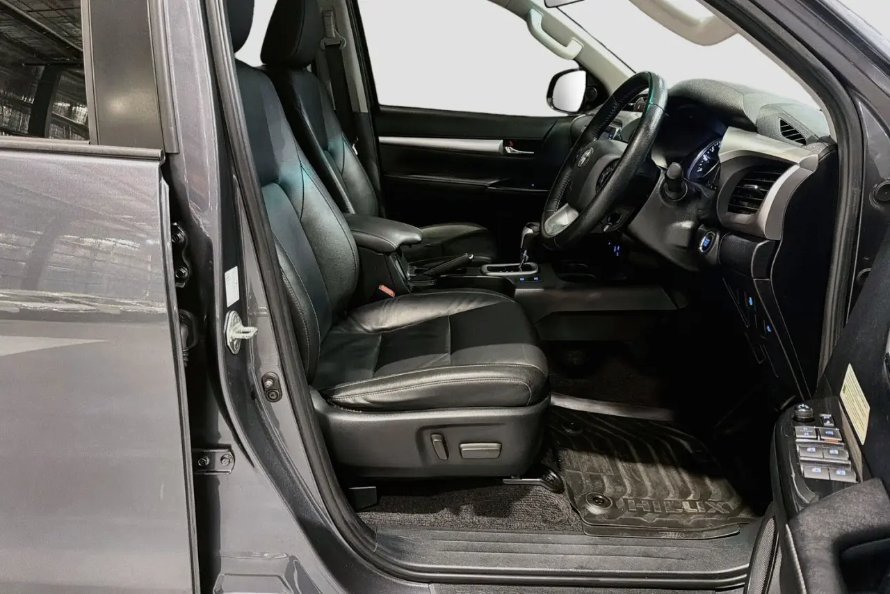 2021 Toyota Hilux Gallery Image 13