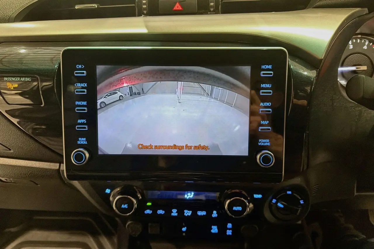 2021 Toyota Hilux Gallery Image 16