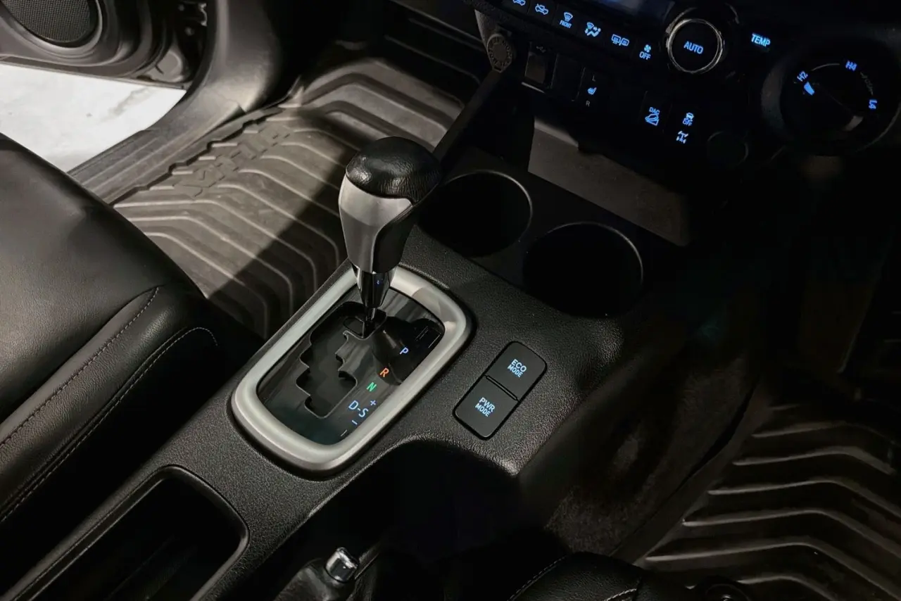 2021 Toyota Hilux Gallery Image 18