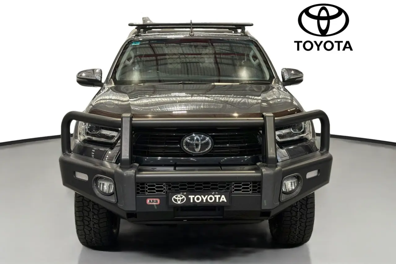 2021 Toyota Hilux Gallery Image 2