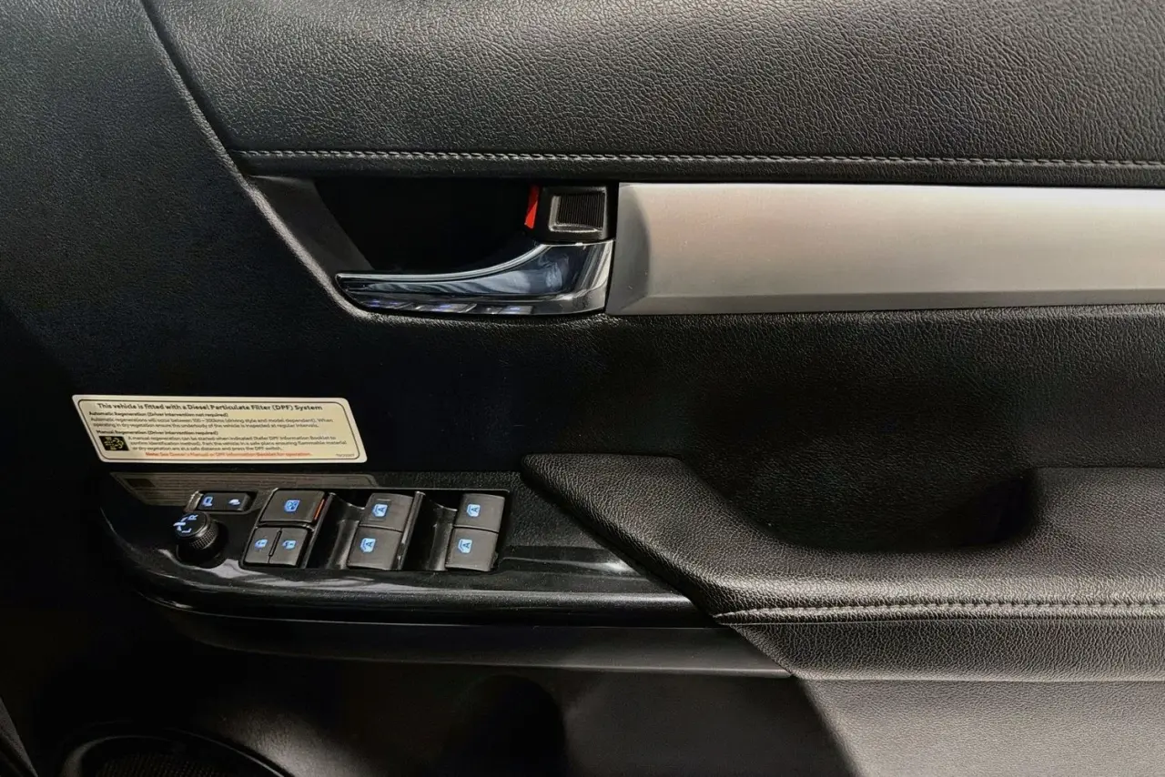 2021 Toyota Hilux Gallery Image 24