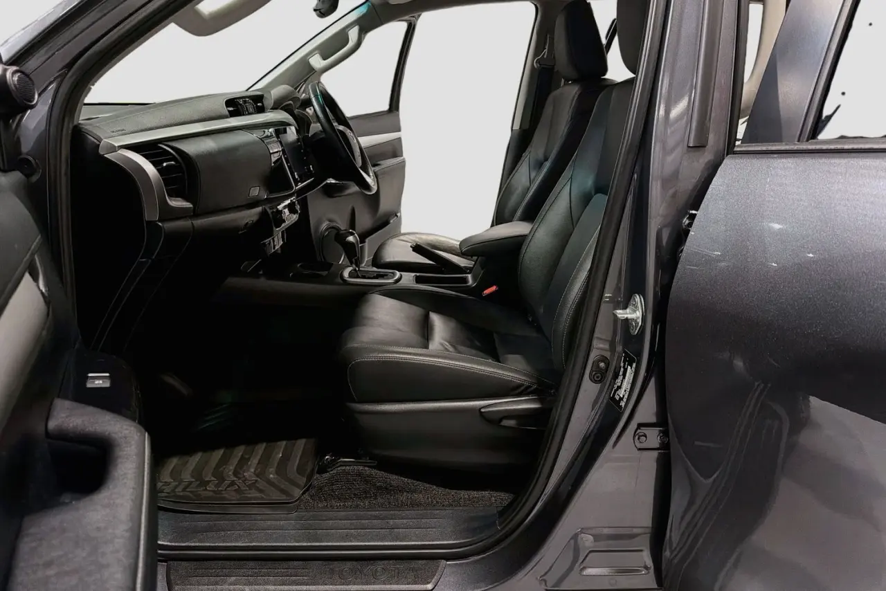 2021 Toyota Hilux Gallery Image 25