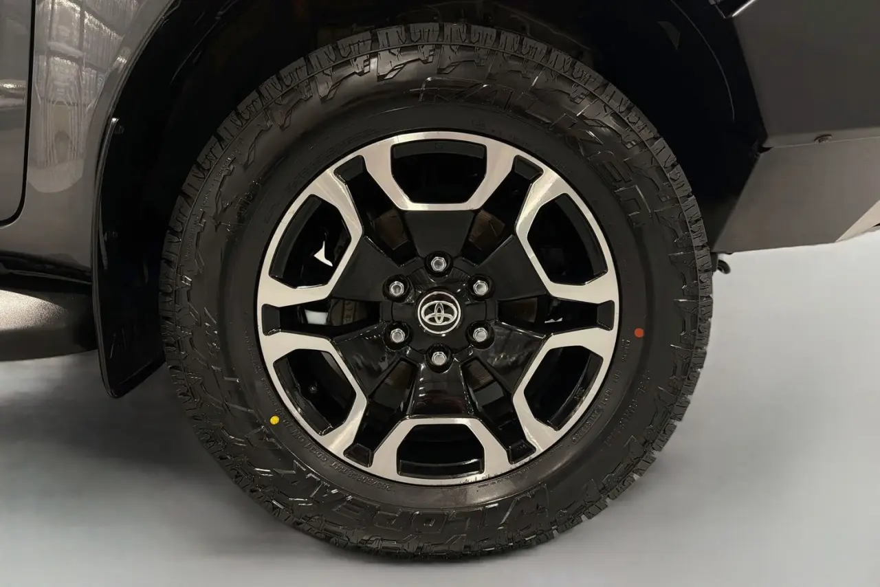 2021 Toyota Hilux Gallery Image 28