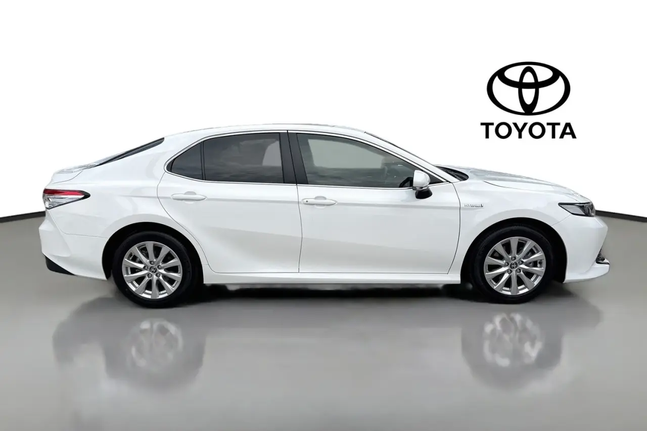2020 Toyota Camry Gallery Image 11