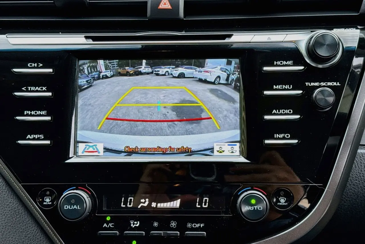 2020 Toyota Camry Gallery Image 15