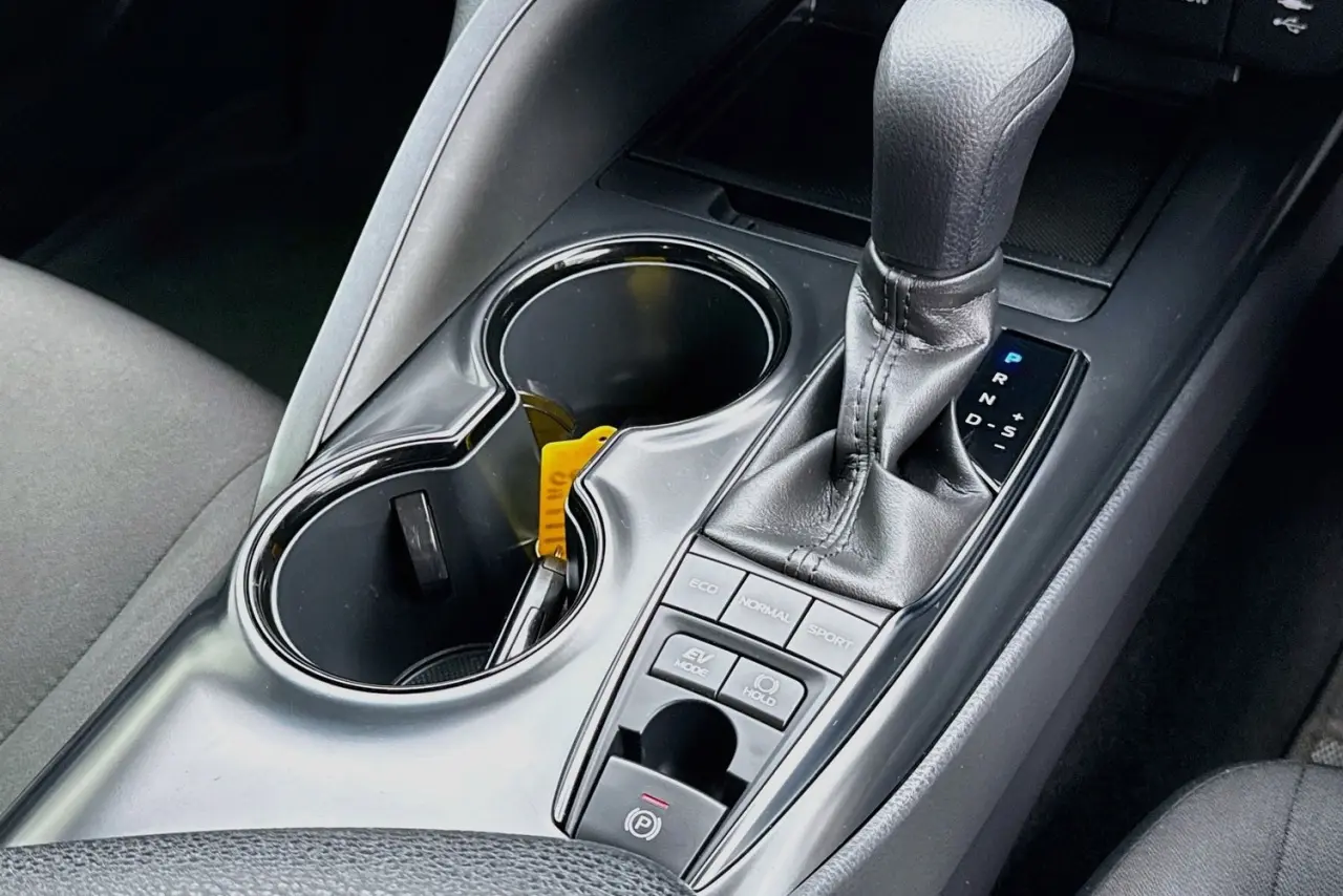 2020 Toyota Camry Gallery Image 16