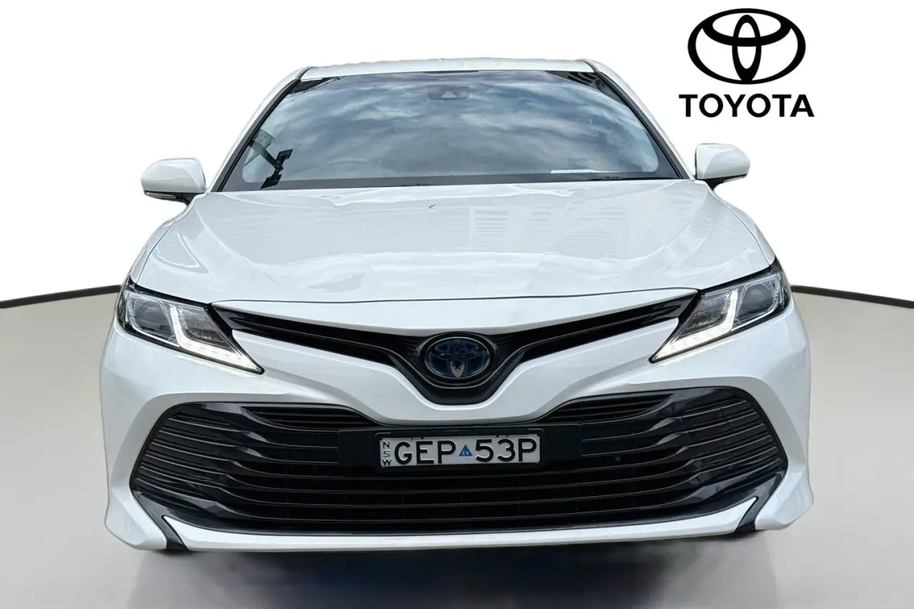 2020 Toyota Camry Gallery Image 2