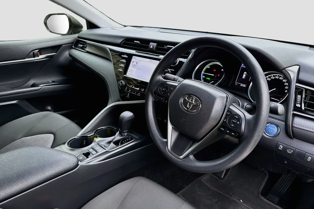 2020 Toyota Camry Gallery Image 21