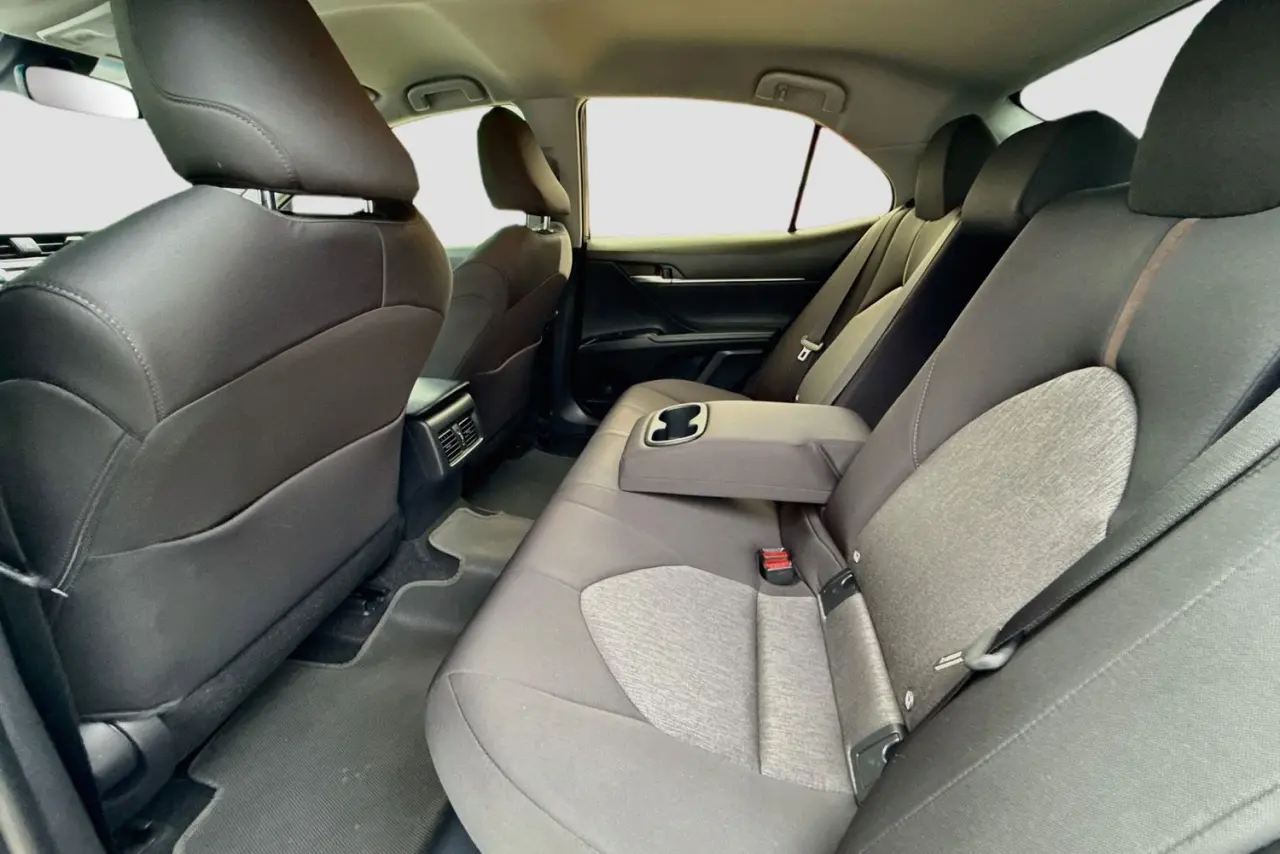 2020 Toyota Camry Gallery Image 24