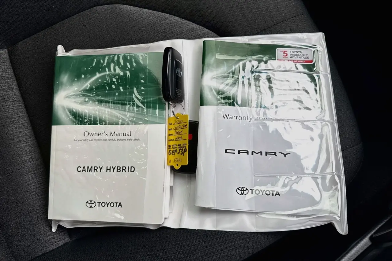 2020 Toyota Camry Gallery Image 28