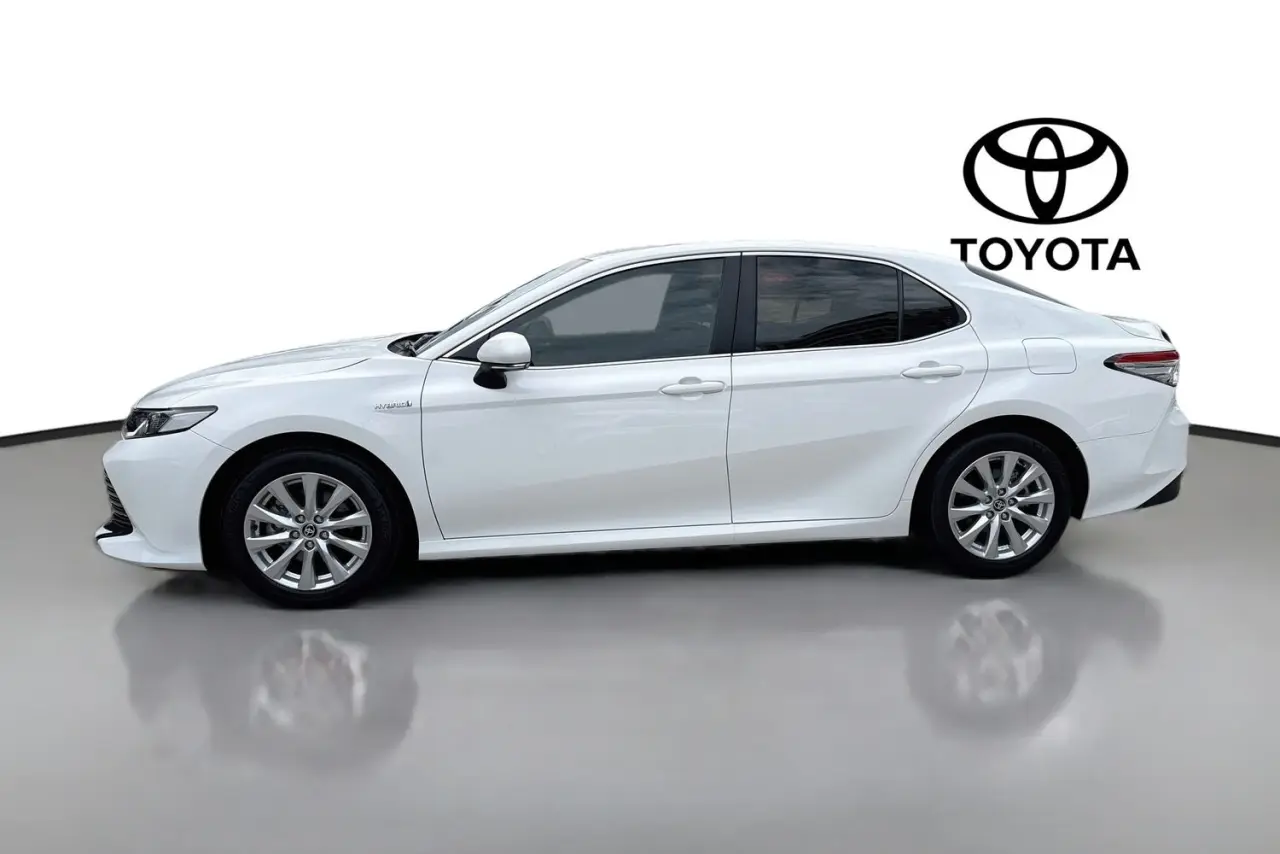 2020 Toyota Camry Gallery Image 5