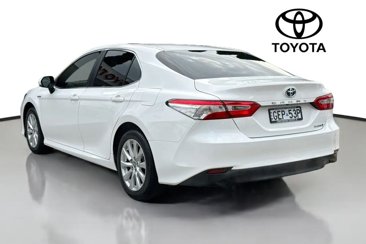 2020 Toyota Camry Gallery Image 6