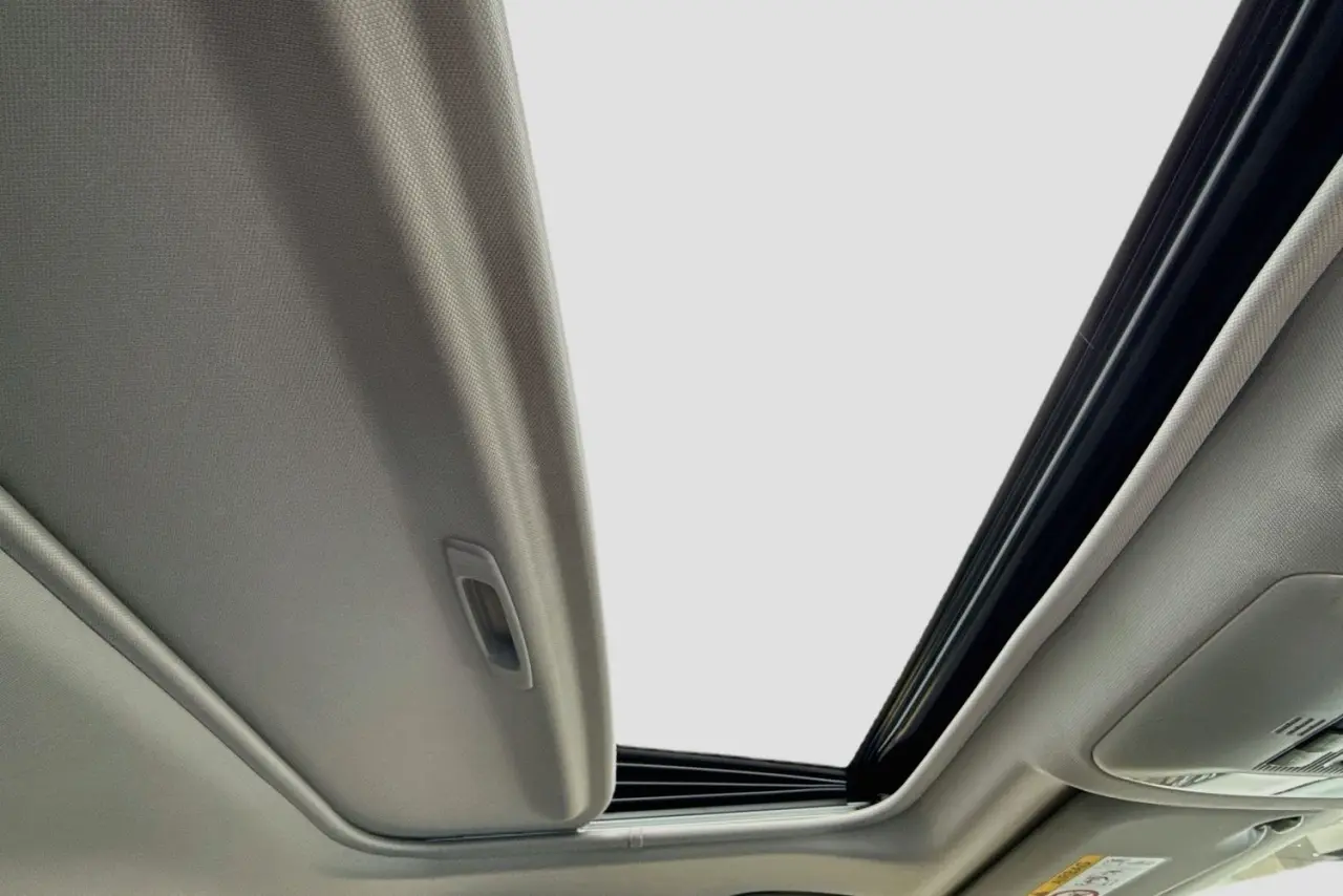 2021 Toyota RAV4 Gallery Image 12