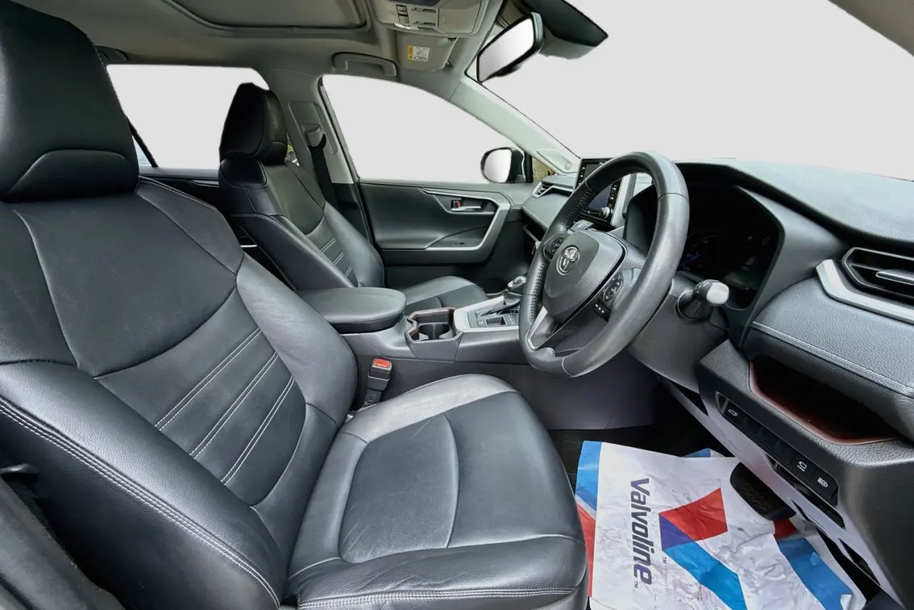 2021 Toyota RAV4 Gallery Image 13
