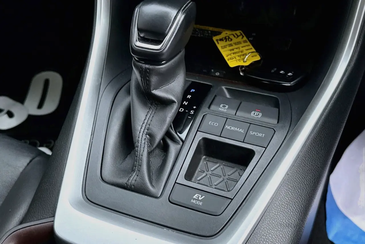 2021 Toyota RAV4 Gallery Image 18