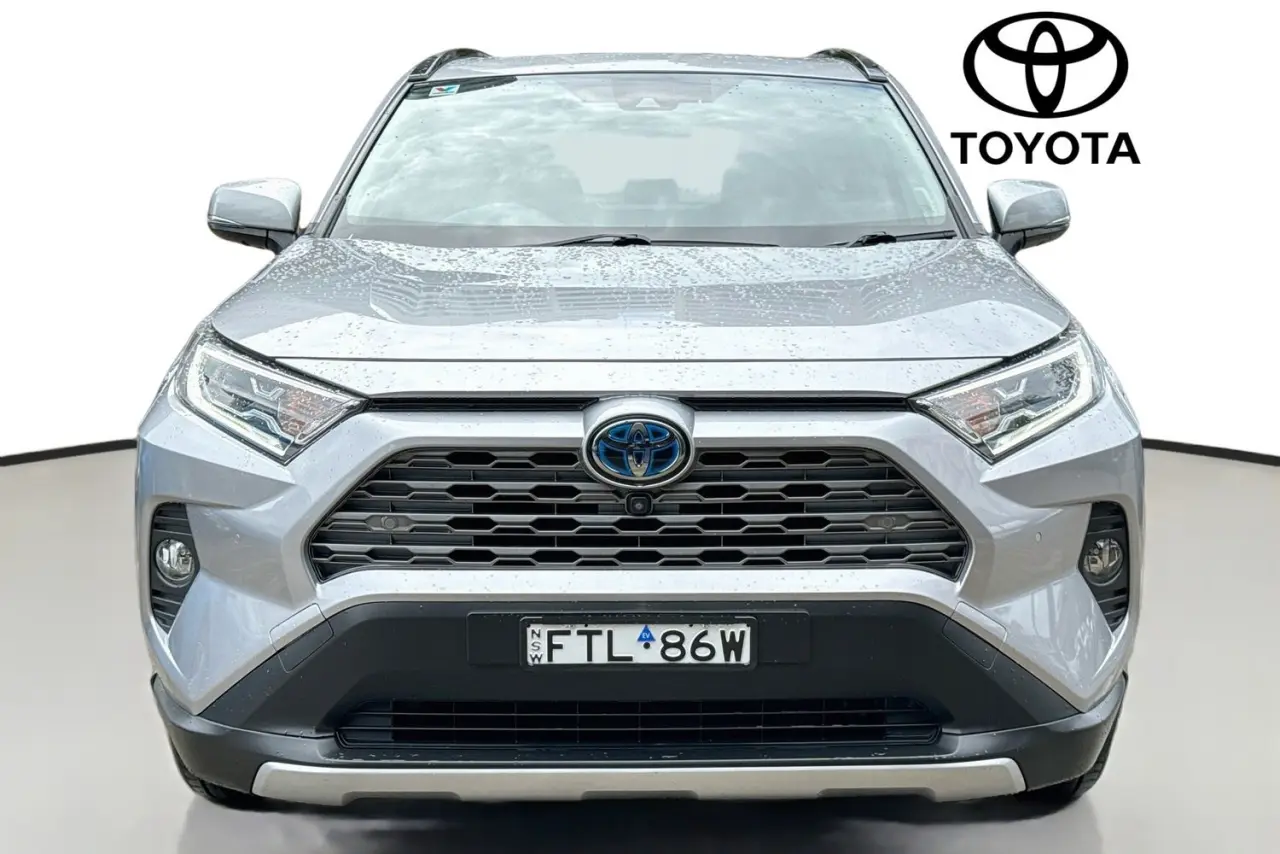 2021 Toyota RAV4 Gallery Image 2