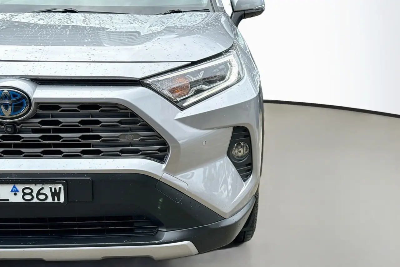 2021 Toyota RAV4 Gallery Image 3