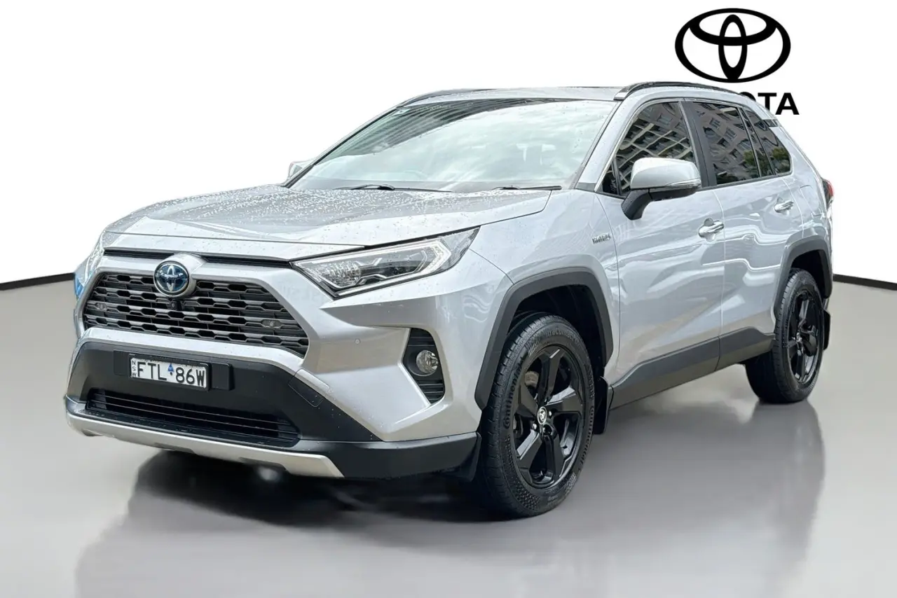 2021 Toyota RAV4 Gallery Image 4