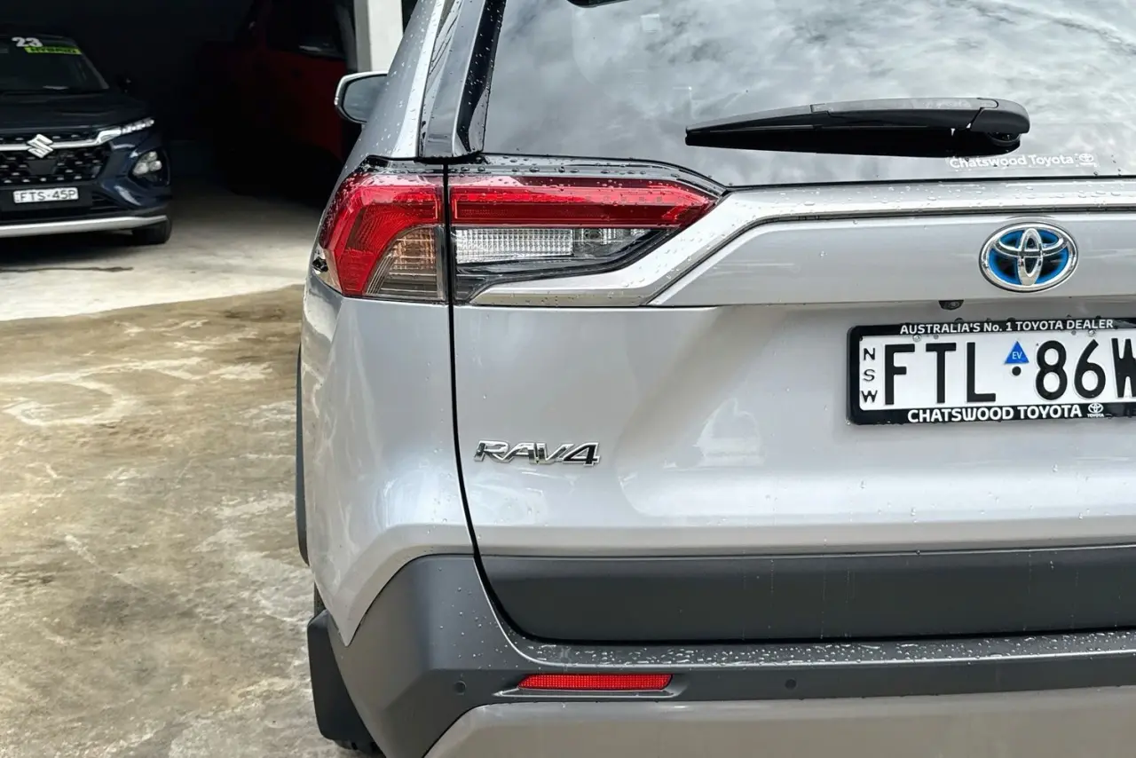 2021 Toyota RAV4 Gallery Image 8