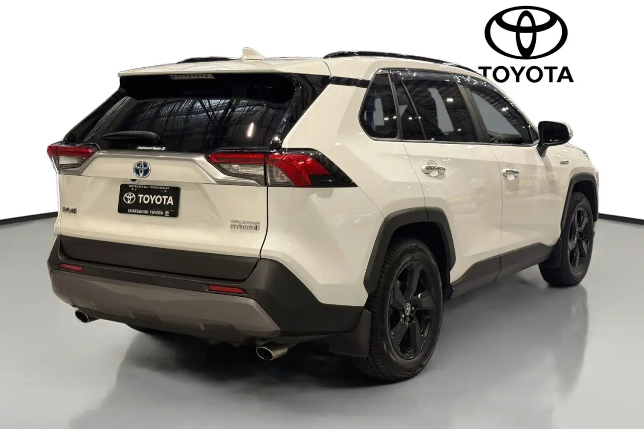 2021 Toyota RAV4 Gallery Image 10